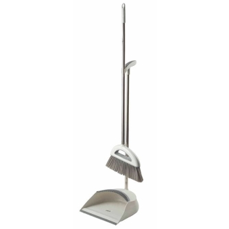 Conjunto vassoura e p� de lixo cabo de alum�nio 80cm.
