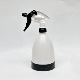 Borrifador multiuso de plástico 500ml.